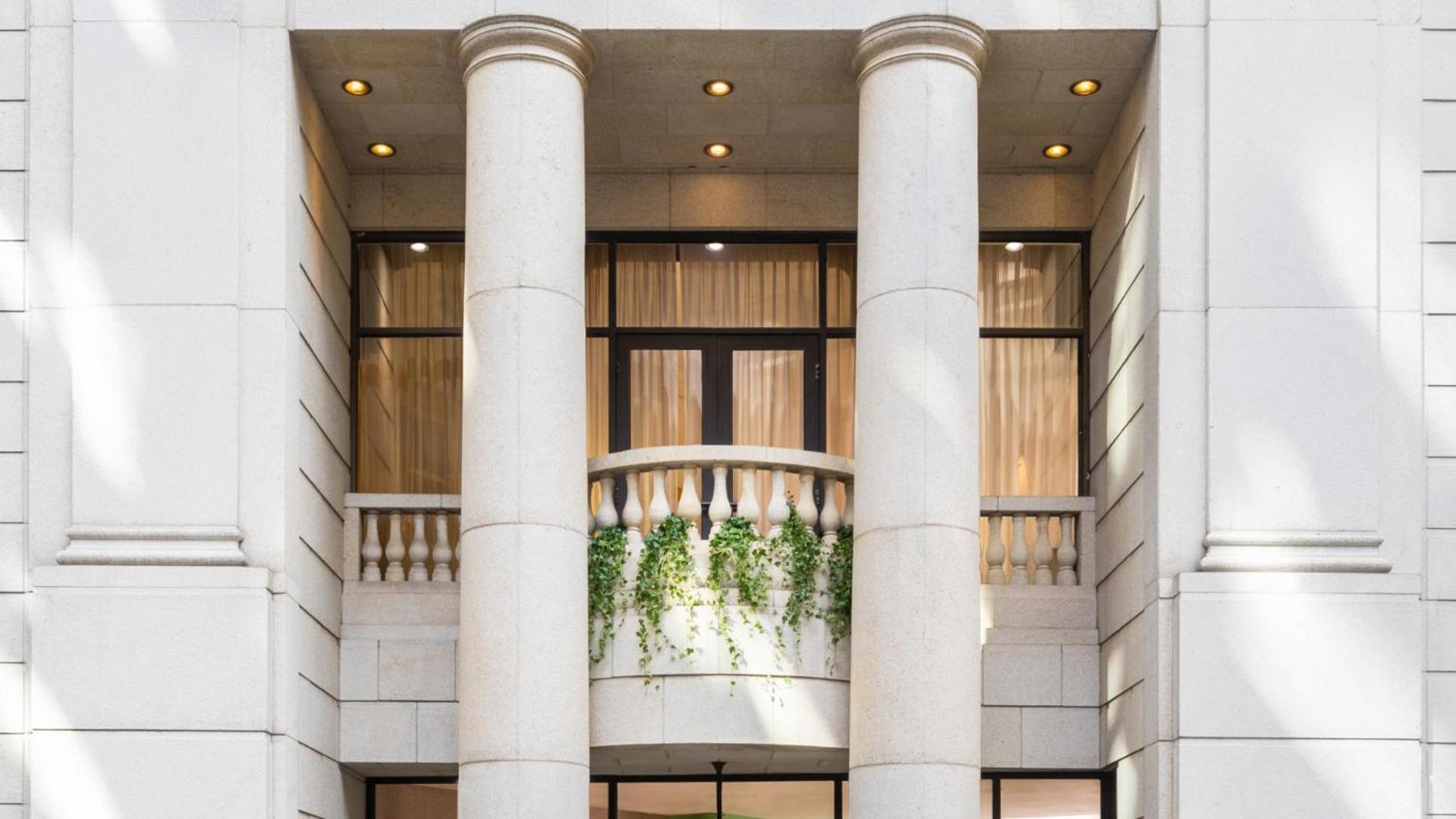 Lanson Place Causeway Bay, Гонконг Экстерьер фото
